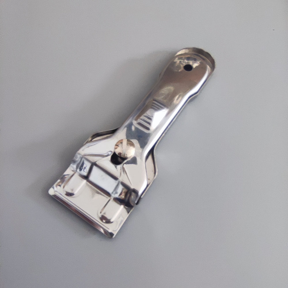 METAL SCRAPER
